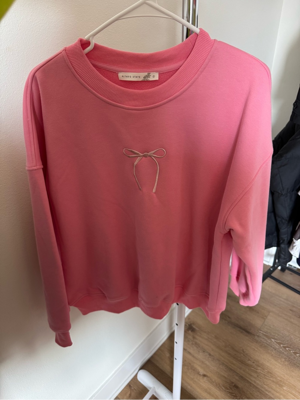 Altar’d State Pink Bow Crewneck "I hope you know how loved you are" oversized S